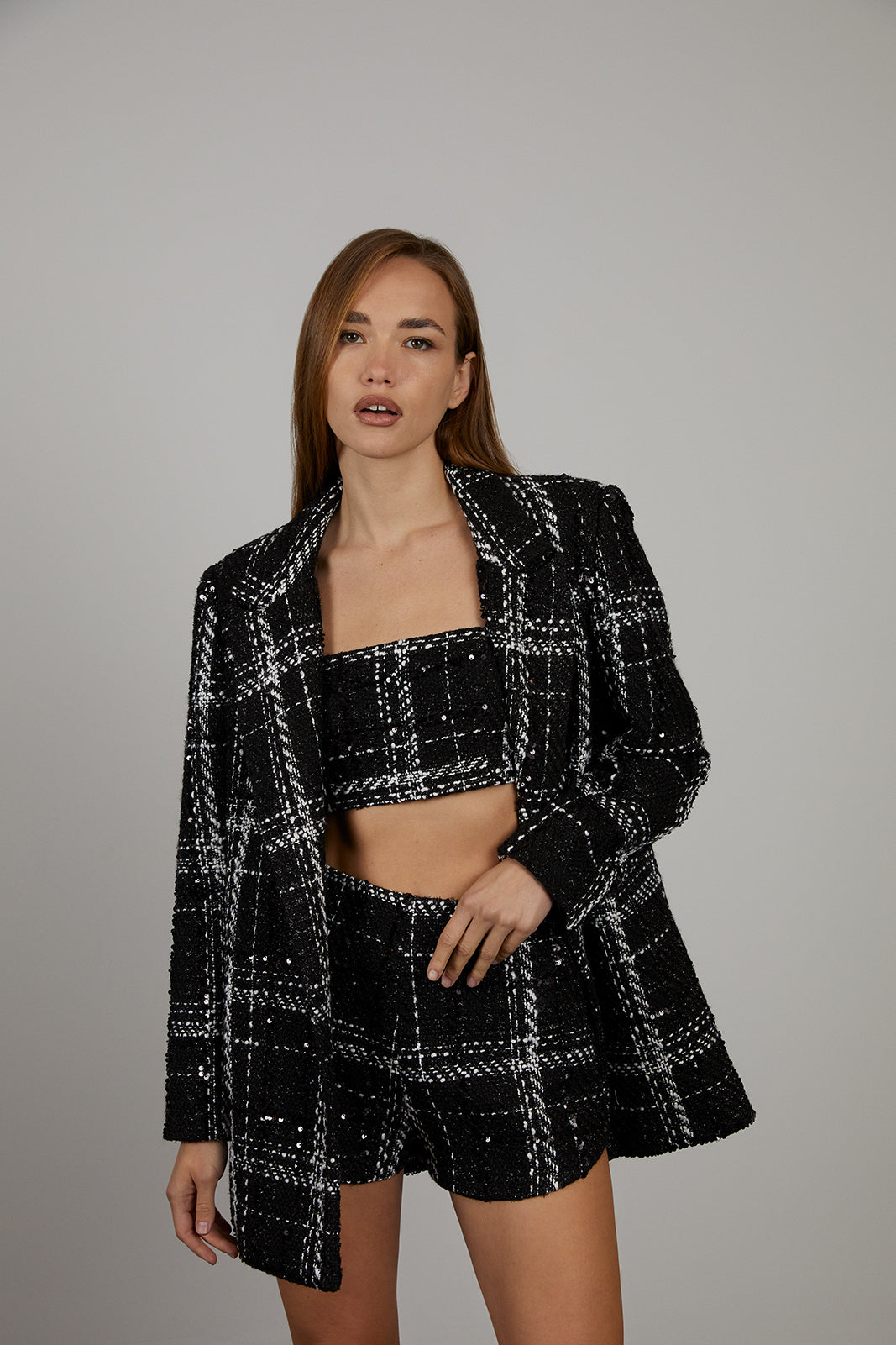 BLAZER OVERSIZED LANTEJOULAS PRETO