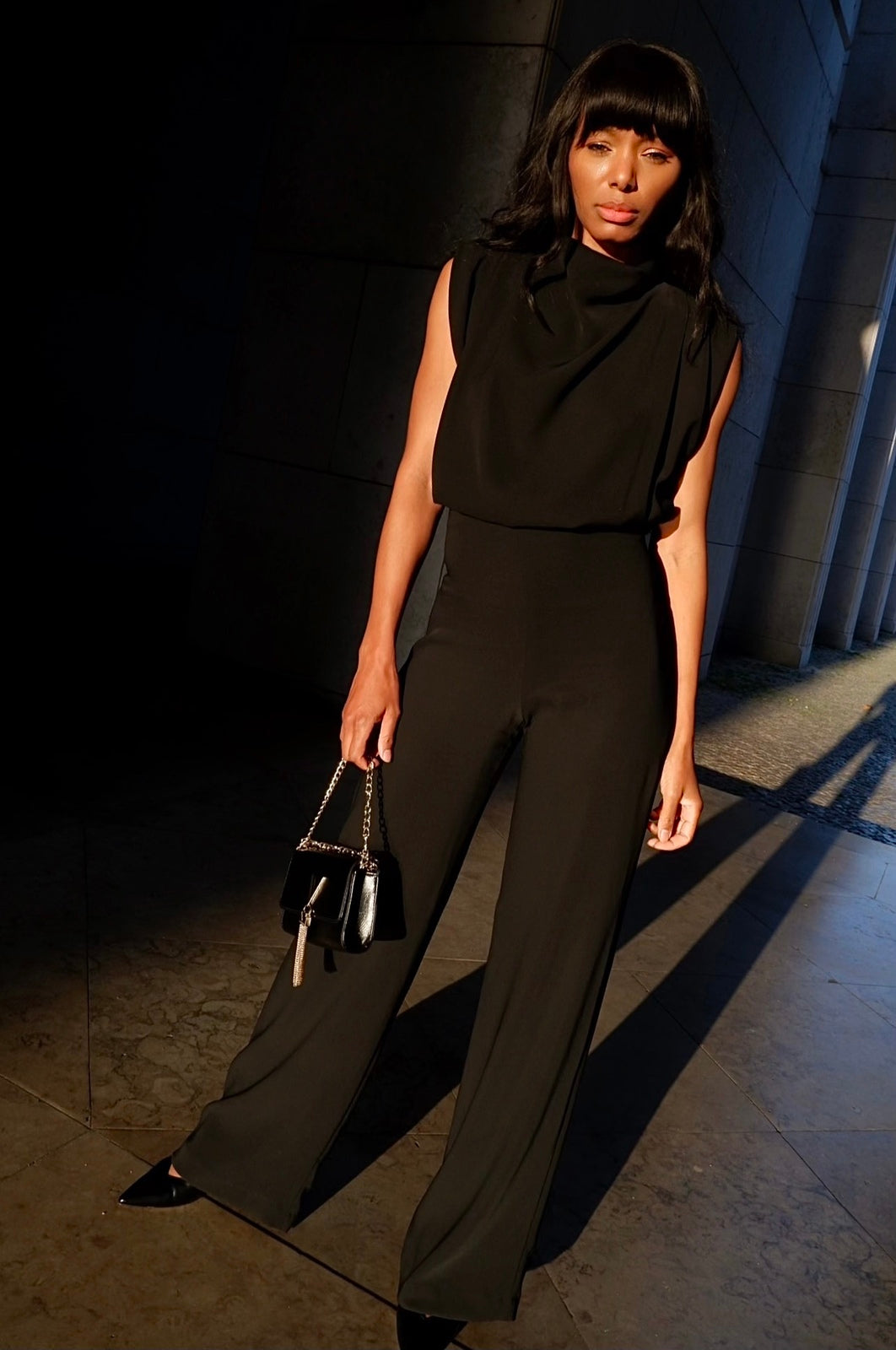 BLACK SLEEVELESS JUMPSUIT