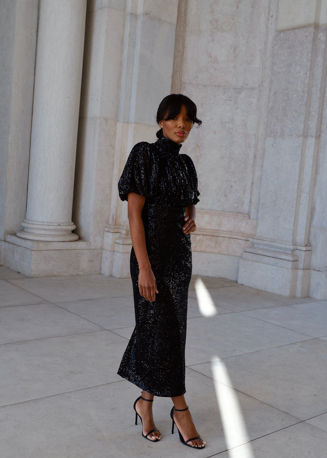 BLACK SEQUIN MIDI DRESS WITH PUFANT SLEEVES - KAO BLACK SEQUIN MIDI DRESS WITH PUFANT SLEEVES - KAO